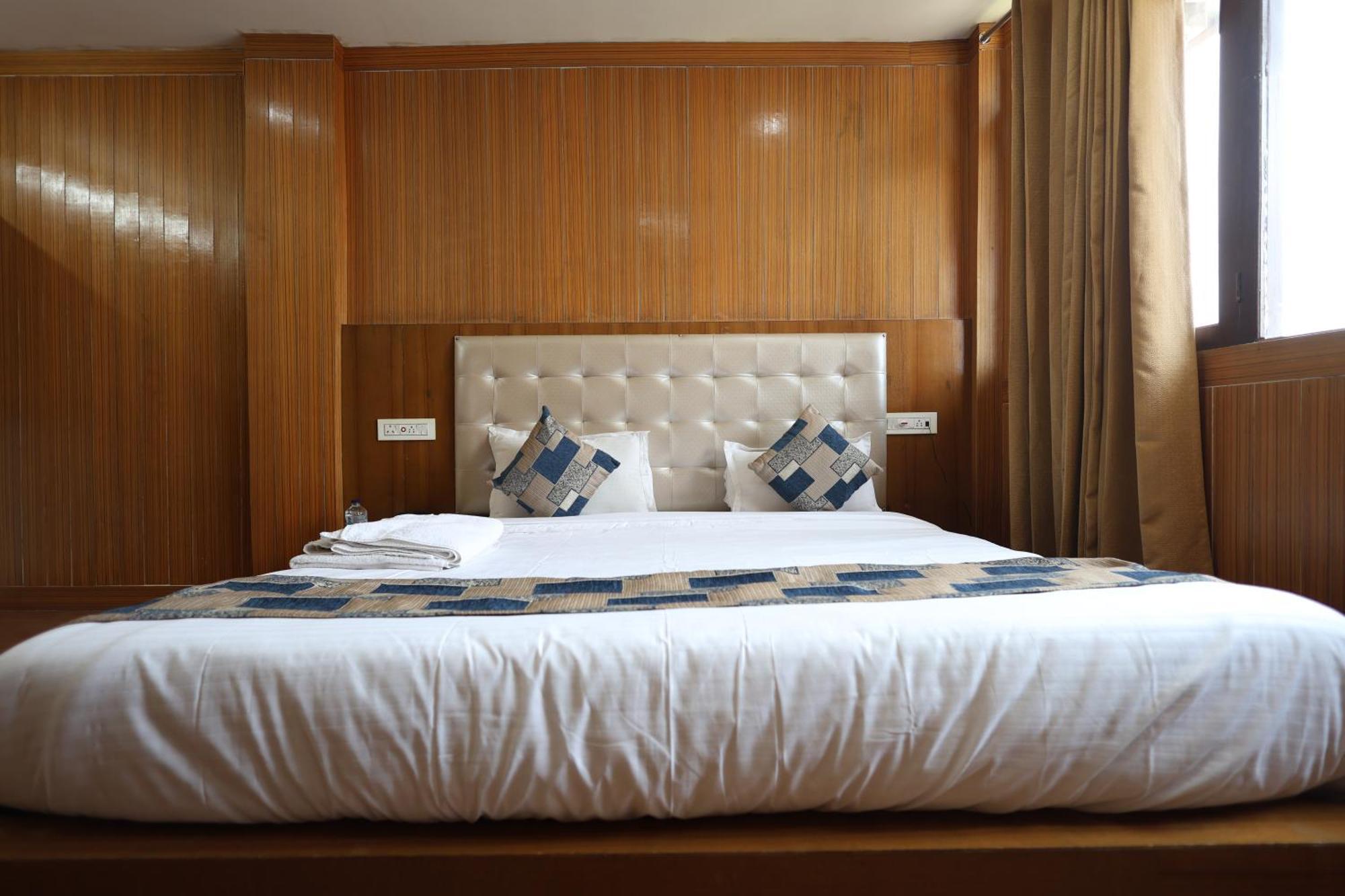 Sleeping Beauty Hotel Moutain View Property Joshīmath Zewnętrze zdjęcie